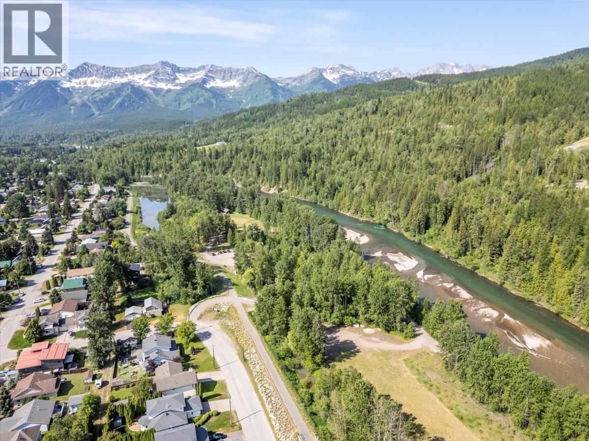 1102 12th Avenue, Fernie, British Columbia  V0B 1M0 - Photo 87 - 10352902