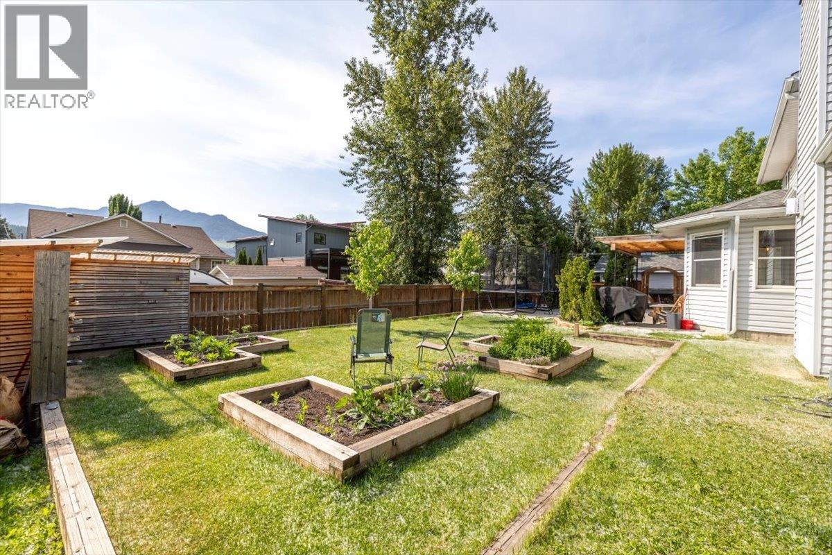 1102 12th Avenue, Fernie, British Columbia  V0B 1M0 - Photo 59 - 10352902