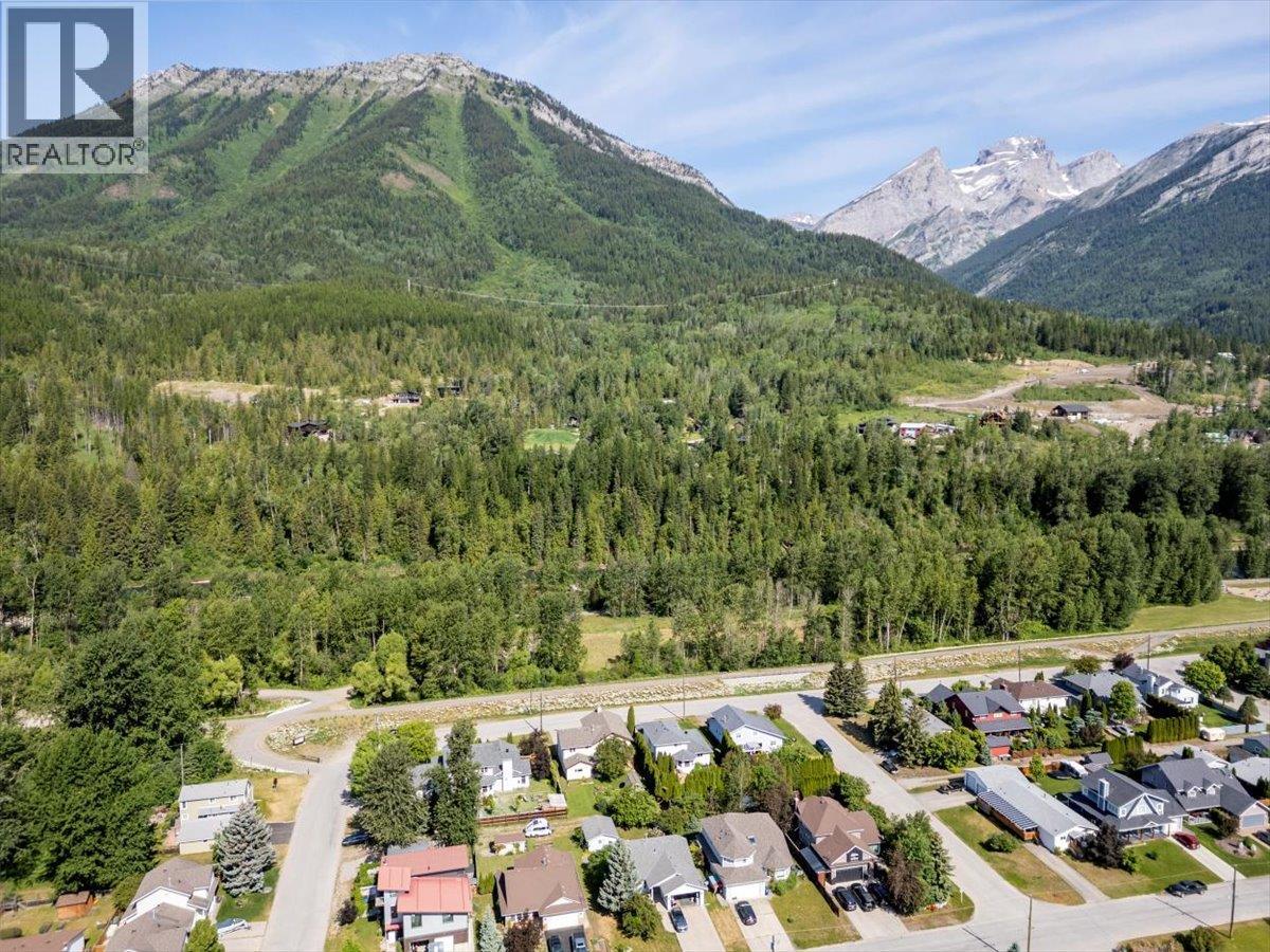 1102 12th Avenue, Fernie, British Columbia  V0B 1M0 - Photo 88 - 10352902
