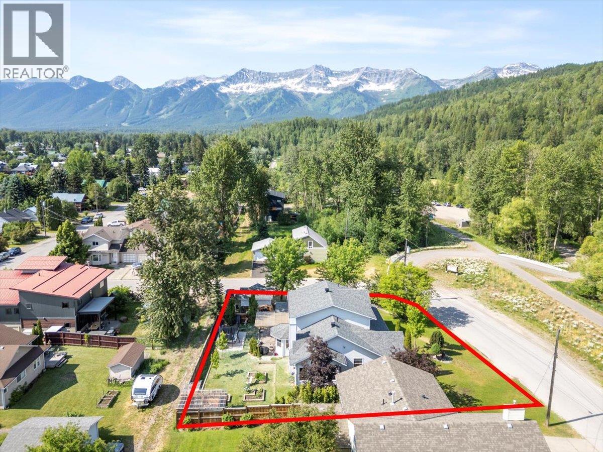 1102 12th Avenue, Fernie, British Columbia  V0B 1M0 - Photo 76 - 10352902