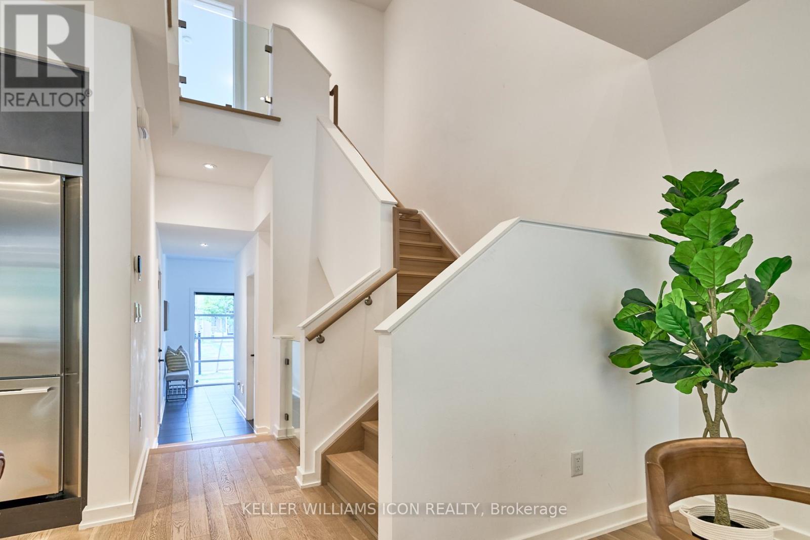 Property at 192 LARIMAR CIRCLE image 4