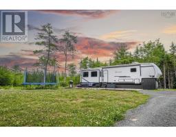 111 Middle Lake North Road