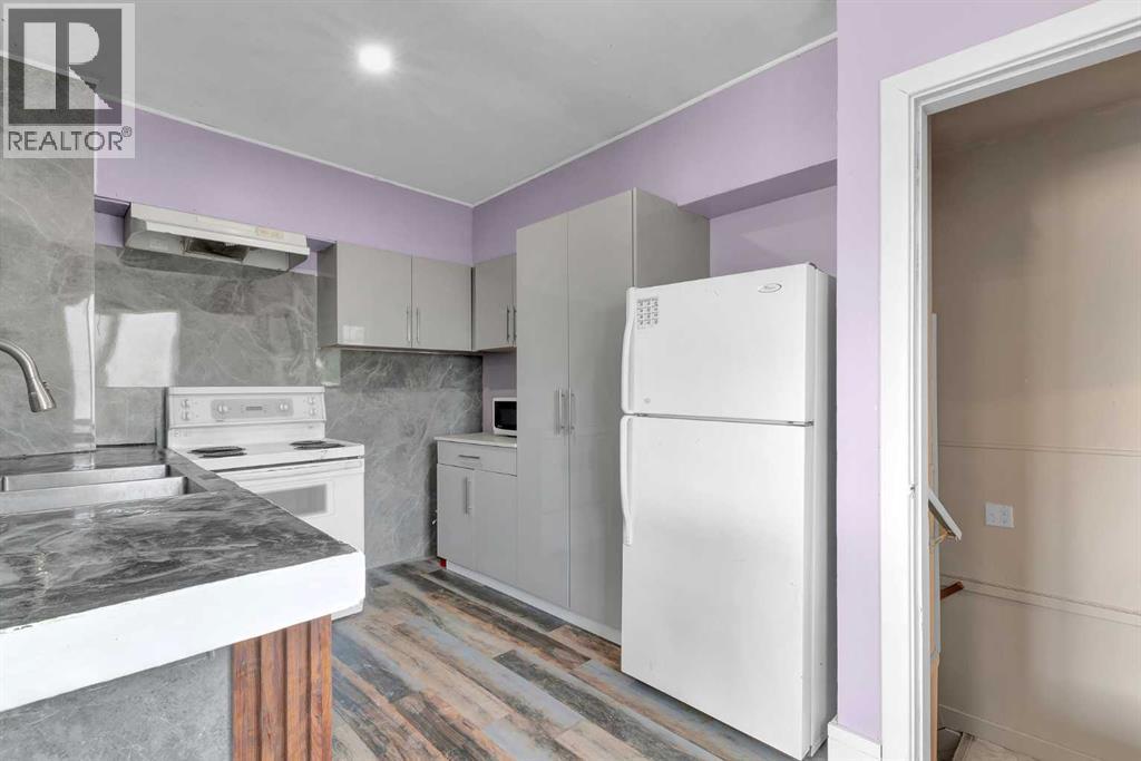 302 6 Avenue Ne, Three Hills, Alberta  T0M 2A0 - Photo 8 - A2224502