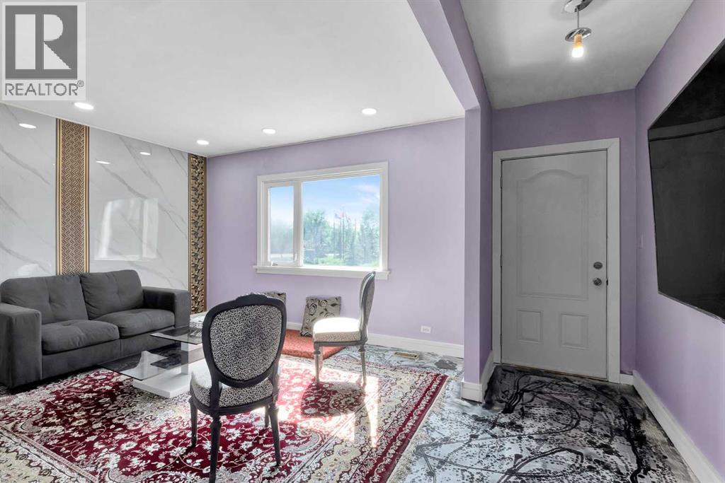 302 6 Avenue Ne, Three Hills, Alberta  T0M 2A0 - Photo 2 - A2224502