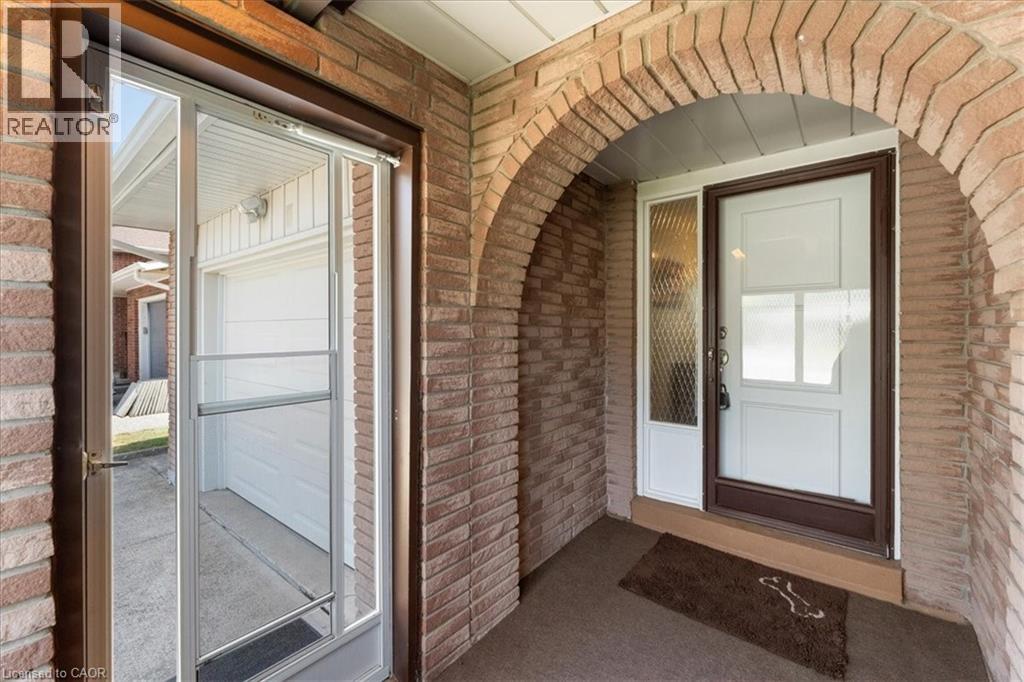 Property at 4 STEVEN Street image 3