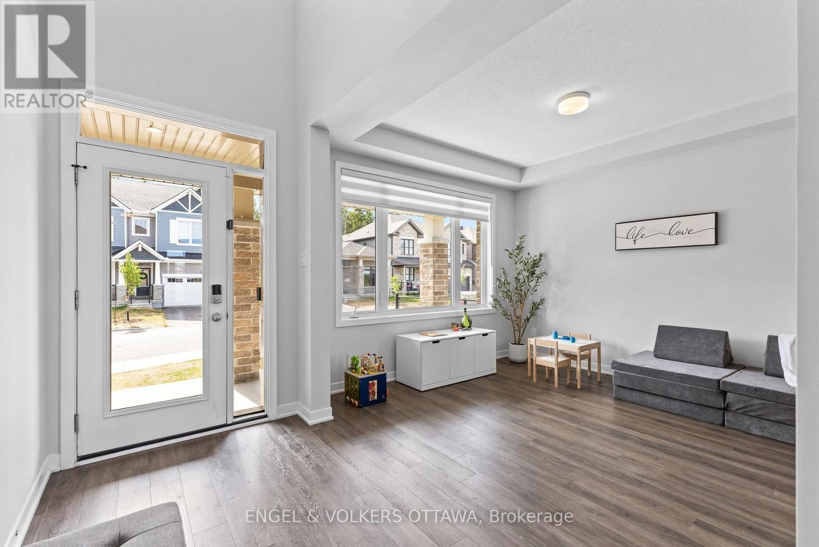 119 Green Ash Avenue, Ottawa, Ontario  K0A 2Z0 - Photo 4 - X12355928