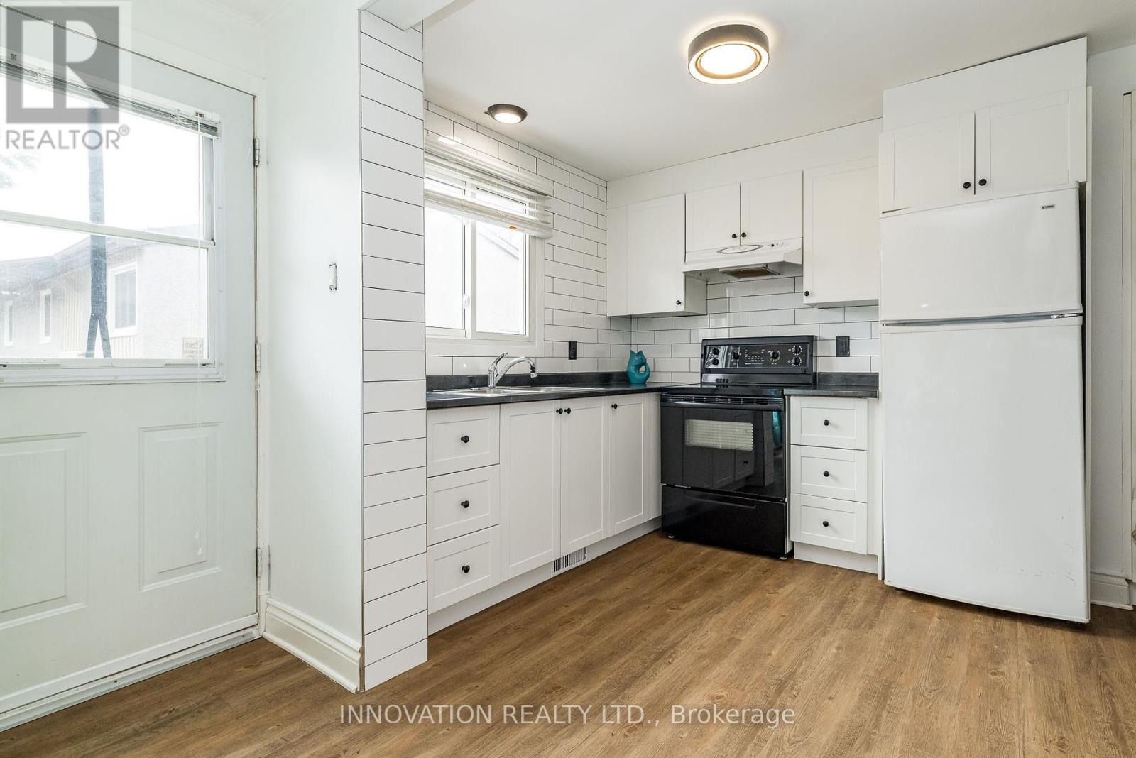 274 Woodfield Drive, Ottawa, Ontario  K2G 3W9 - Photo 12 - X12355947