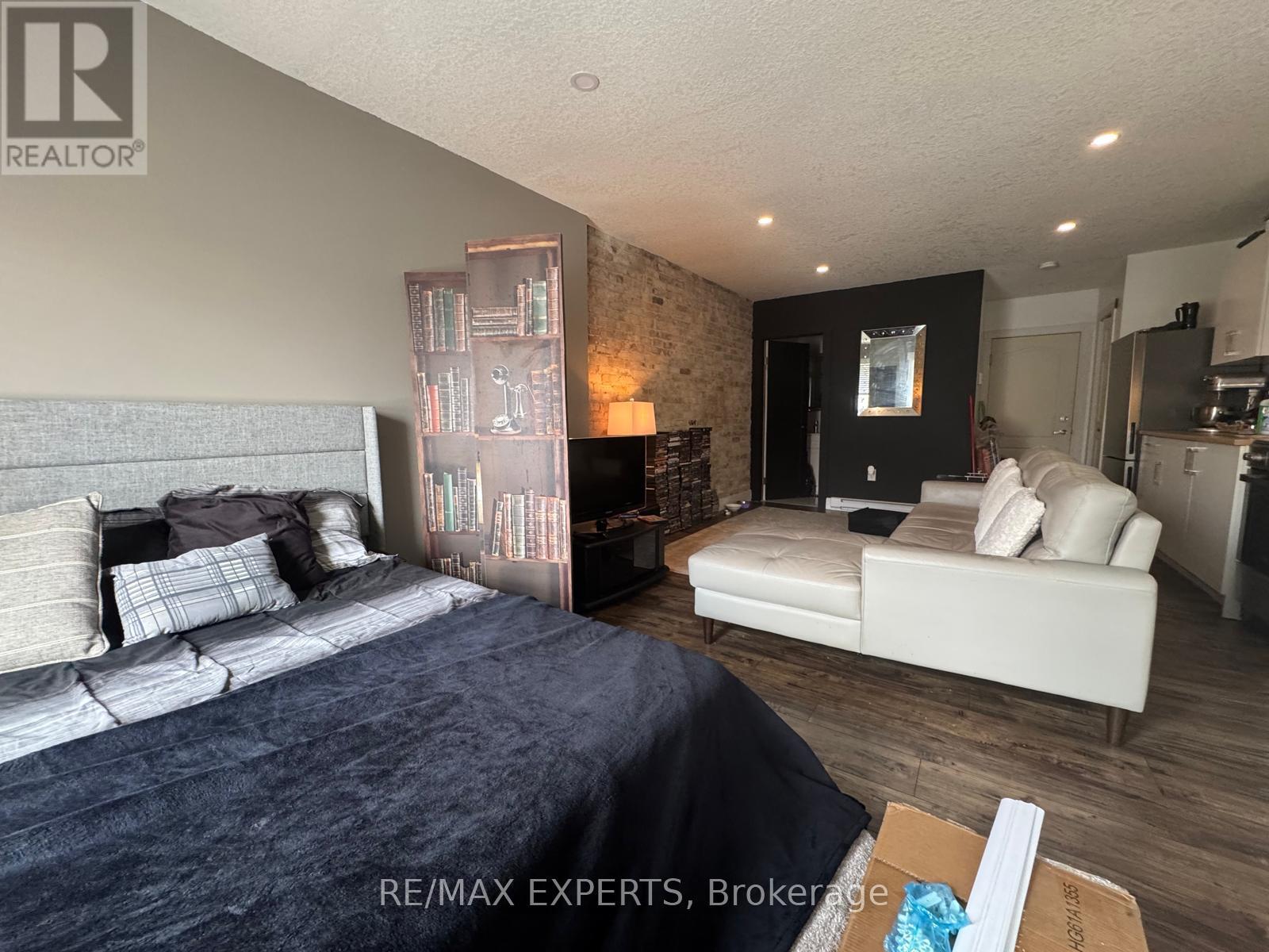 595-599 Dundas Street, Woodstock, Ontario  N4S 1C9 - Photo 15 - X12355870