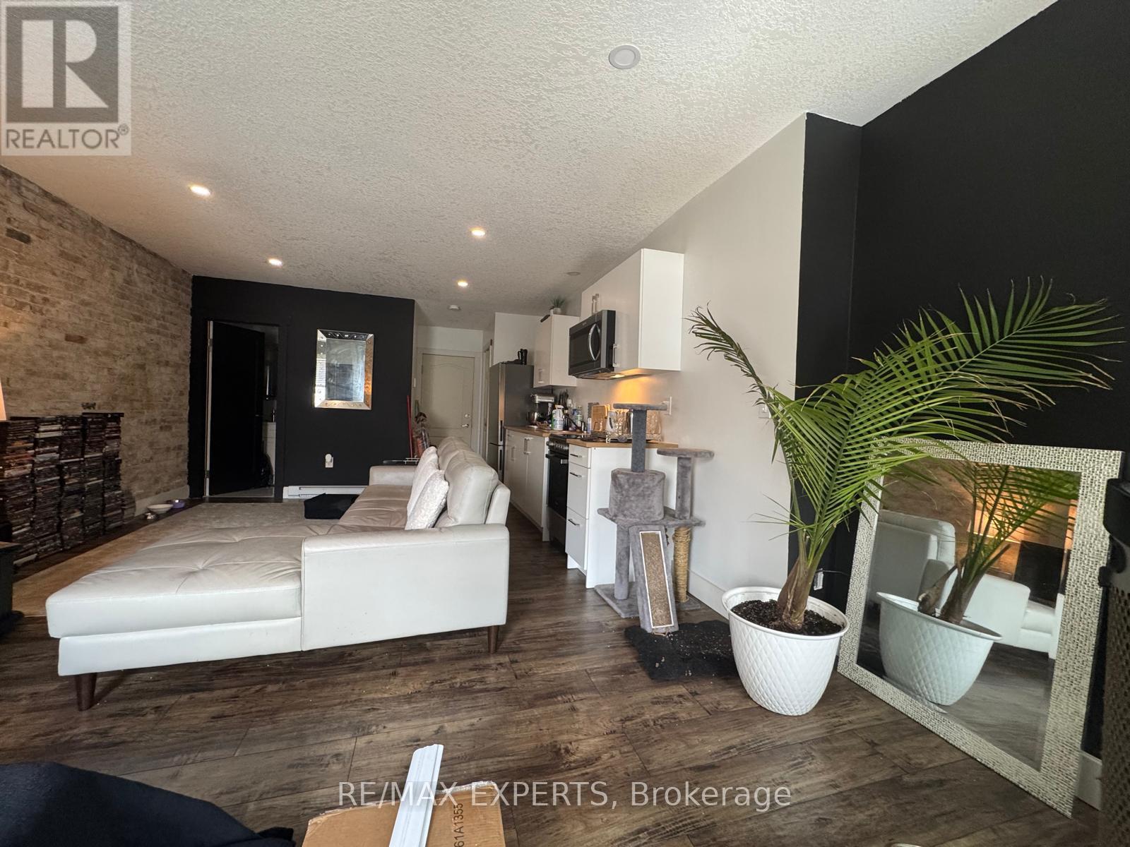 595-599 Dundas Street, Woodstock, Ontario  N4S 1C9 - Photo 16 - X12355870