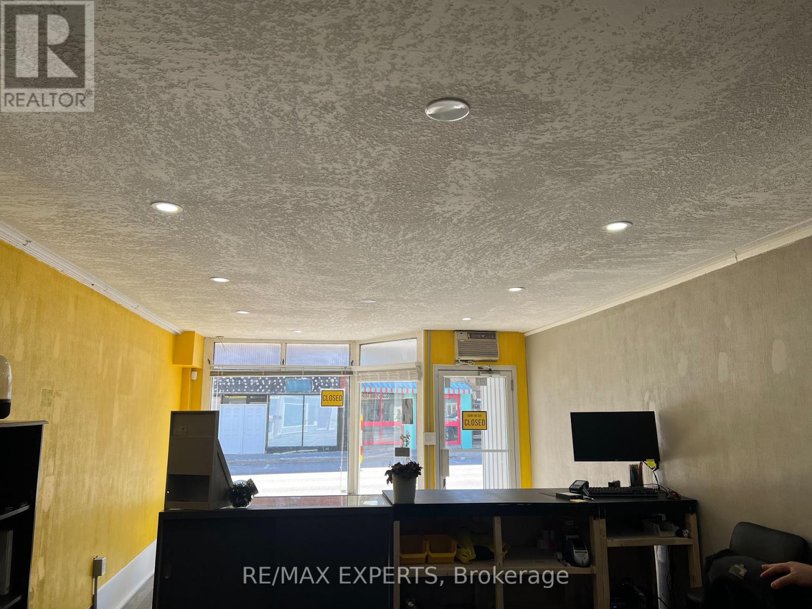 595-599 Dundas Street, Woodstock, Ontario  N4S 1C9 - Photo 6 - X12355870