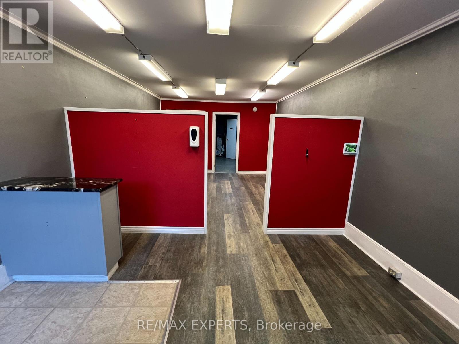 595-599 Dundas Street, Woodstock, Ontario  N4S 1C9 - Photo 7 - X12355870