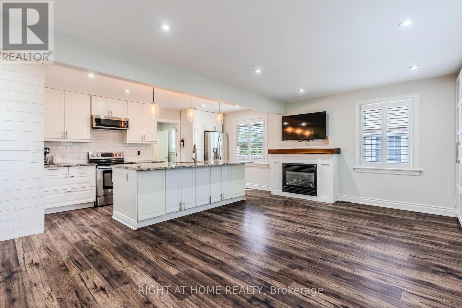 Property at 6 SUSSEX AVENUE image 3