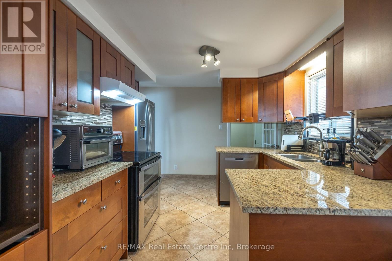 461 Strasburg Road, Kitchener, Ontario  N2E 1P1 - Photo 11 - X12355937