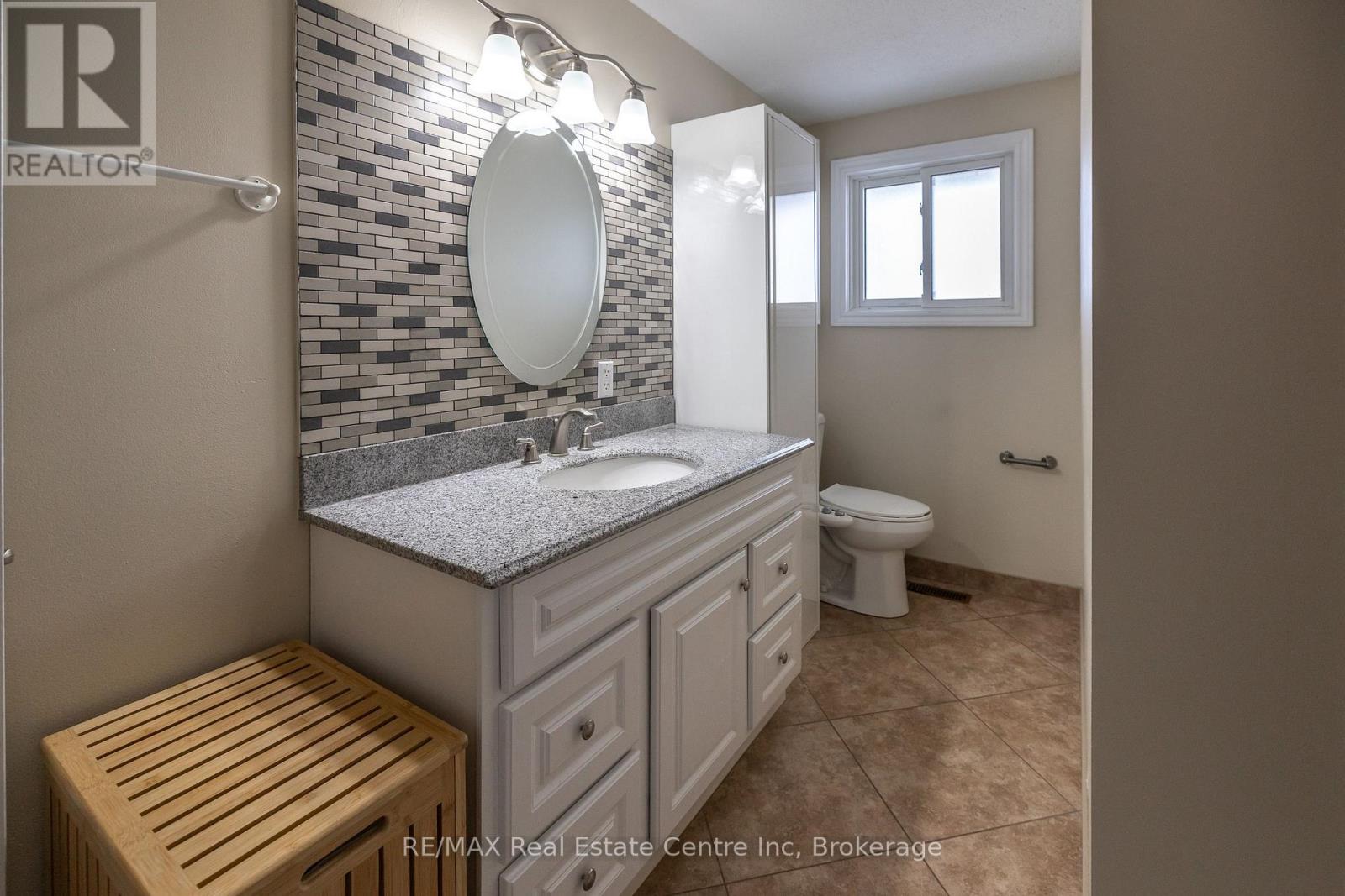 461 Strasburg Road, Kitchener, Ontario  N2E 1P1 - Photo 17 - X12355937