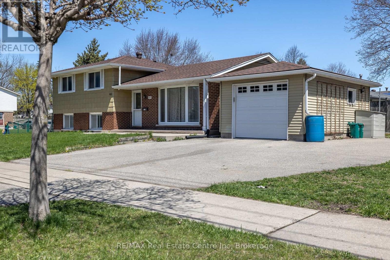 461 Strasburg Road, Kitchener, Ontario  N2E 1P1 - Photo 2 - X12355937