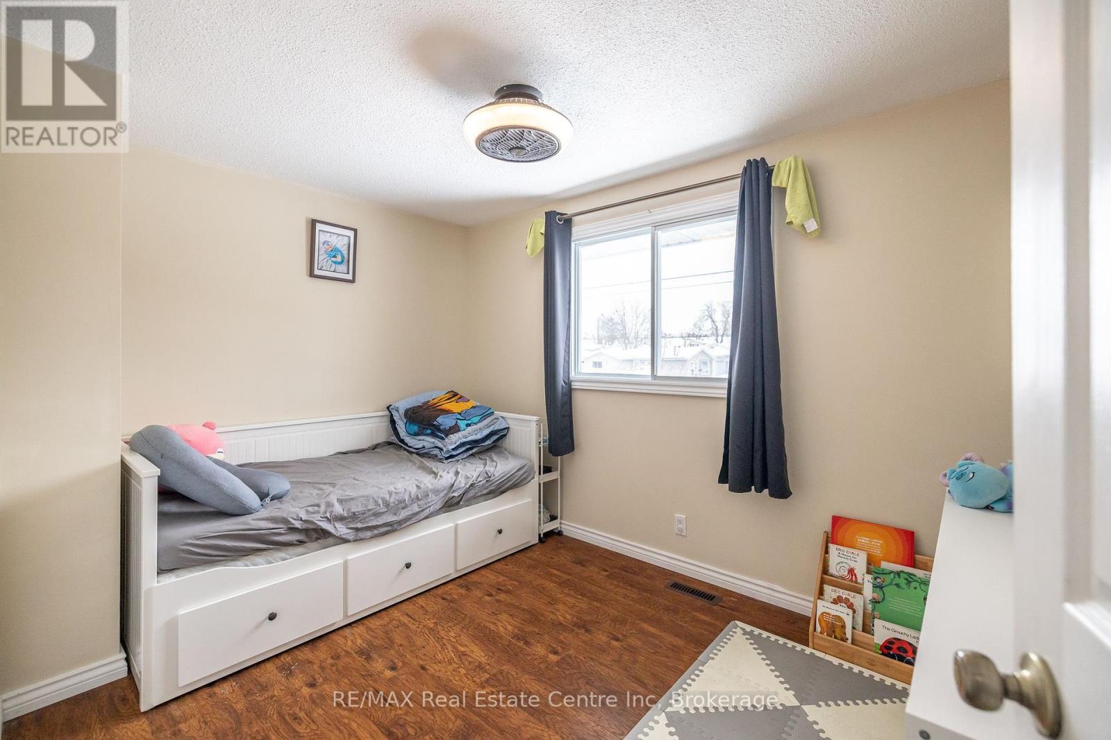 461 Strasburg Road, Kitchener, Ontario  N2E 1P1 - Photo 24 - X12355937
