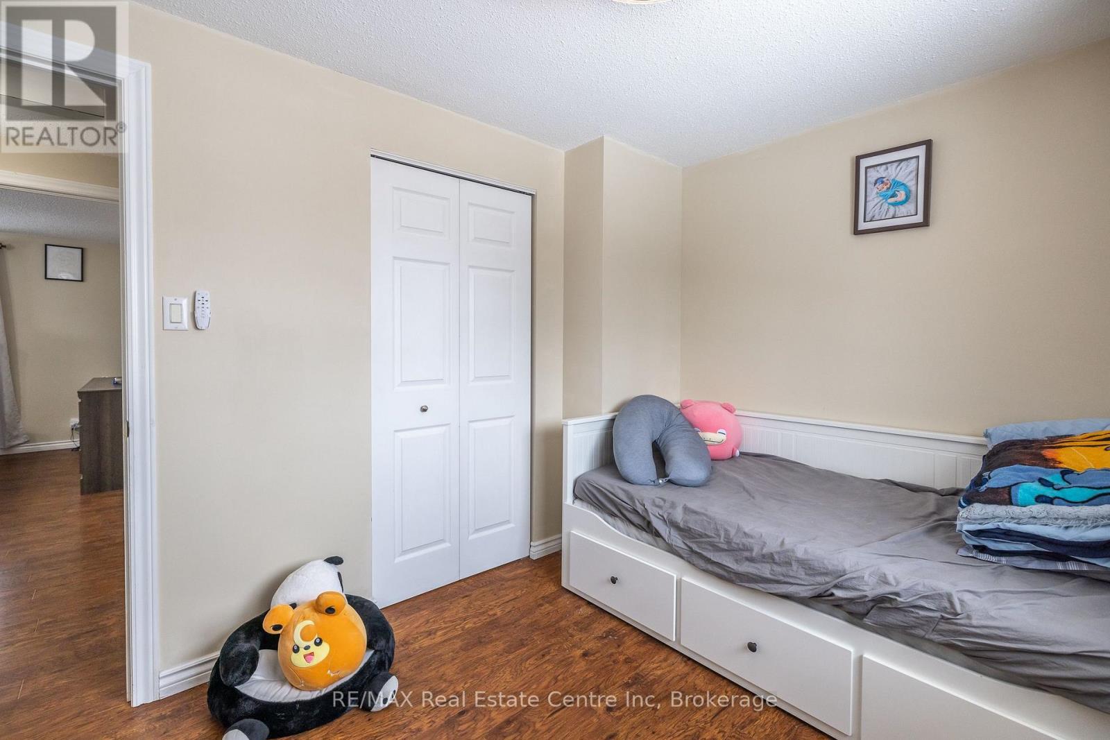 461 Strasburg Road, Kitchener, Ontario  N2E 1P1 - Photo 25 - X12355937