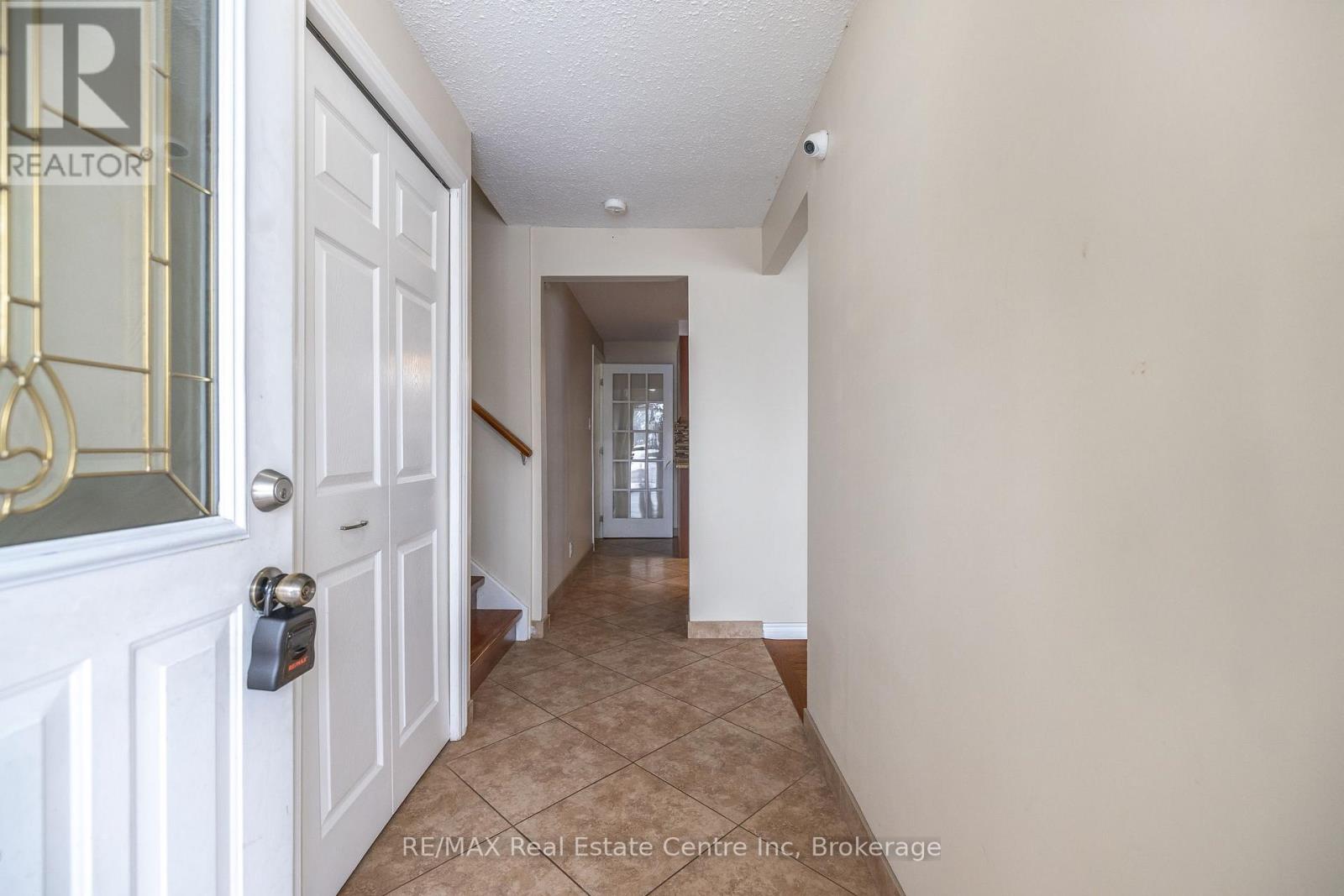 461 Strasburg Road, Kitchener, Ontario  N2E 1P1 - Photo 5 - X12355937
