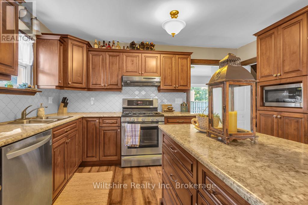 57 Potters Road, Tillsonburg, Ontario  N4G 2H1 - Photo 8 - X12355917