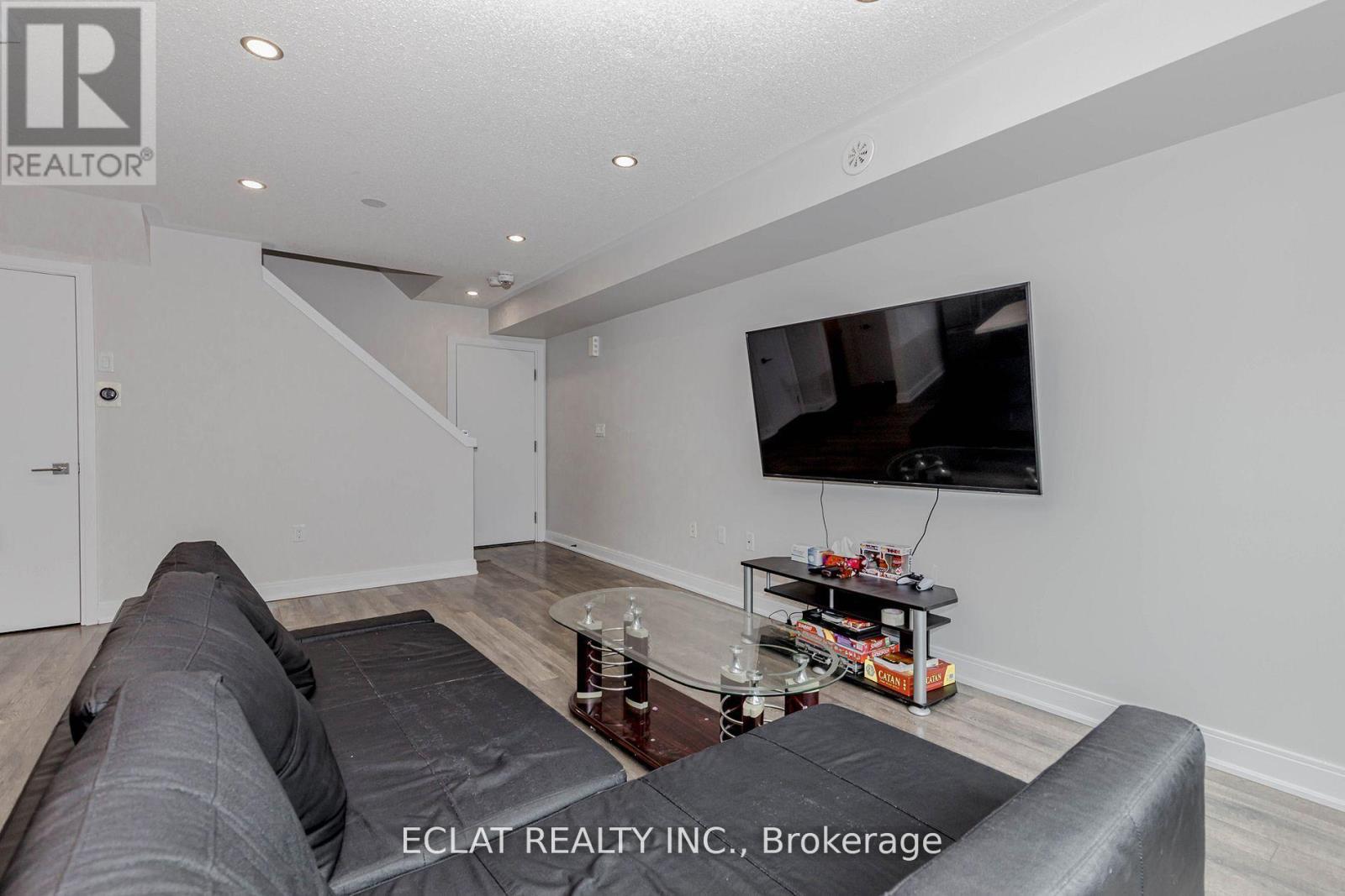 Property at 100 - 100 DUFAY ROAD image 3