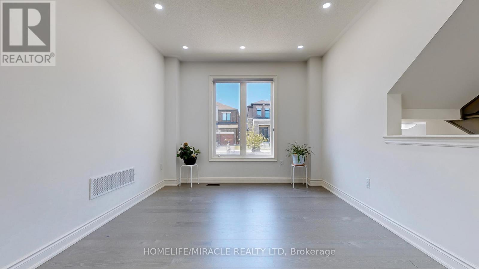 4 Zimmerman Gardens, Hamilton, Ontario  L8B 1Y9 - Photo 10 - X12355949