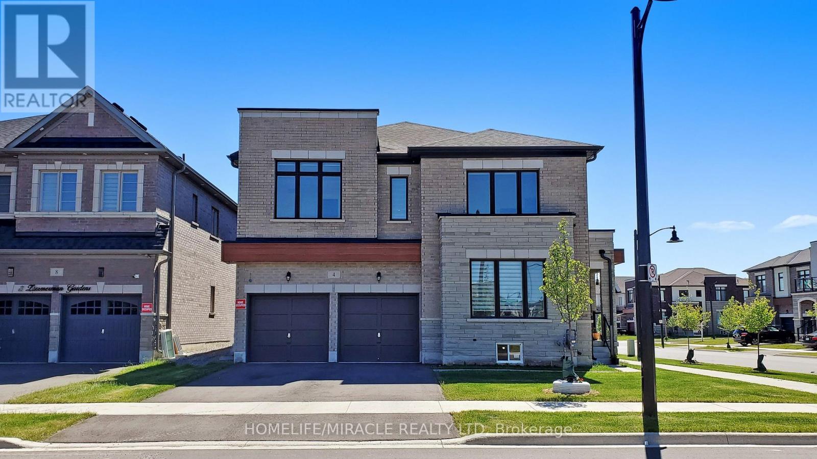 4 Zimmerman Gardens, Hamilton, Ontario  L8B 1Y9 - Photo 3 - X12355949