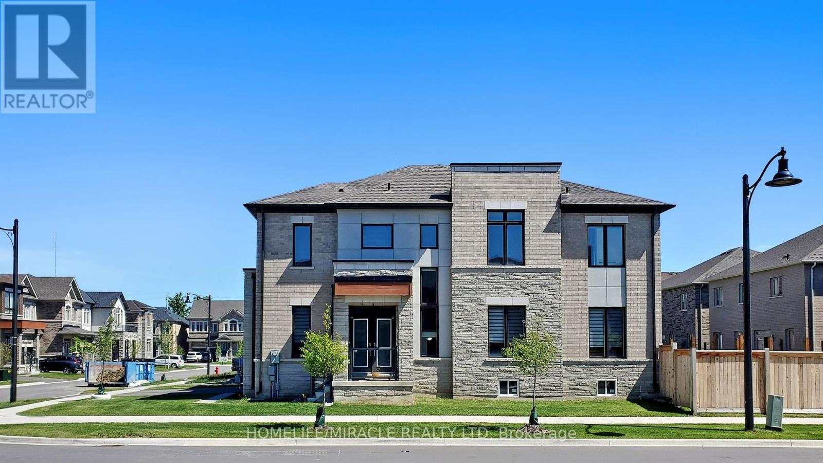 4 Zimmerman Gardens, Hamilton, Ontario  L8B 1Y9 - Photo 4 - X12355949