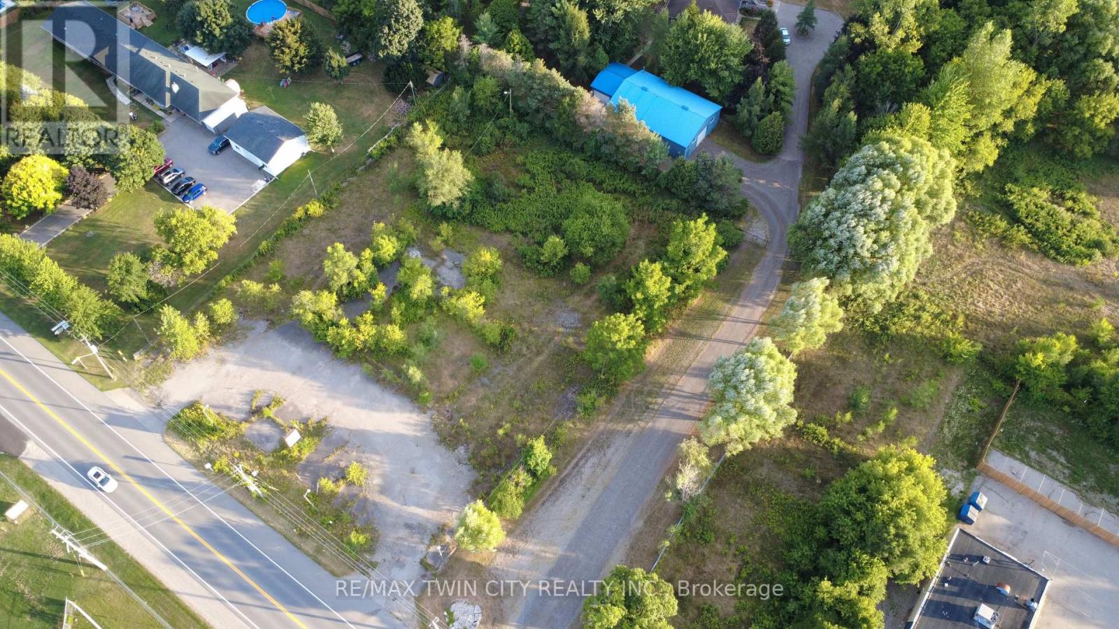 40 Paris Road, Brant, Ontario  N3L 3H8 - Photo 2 - X12355957