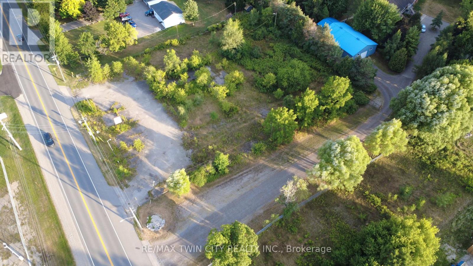 40 Paris Road, Brant, Ontario  N3L 3H8 - Photo 3 - X12355957