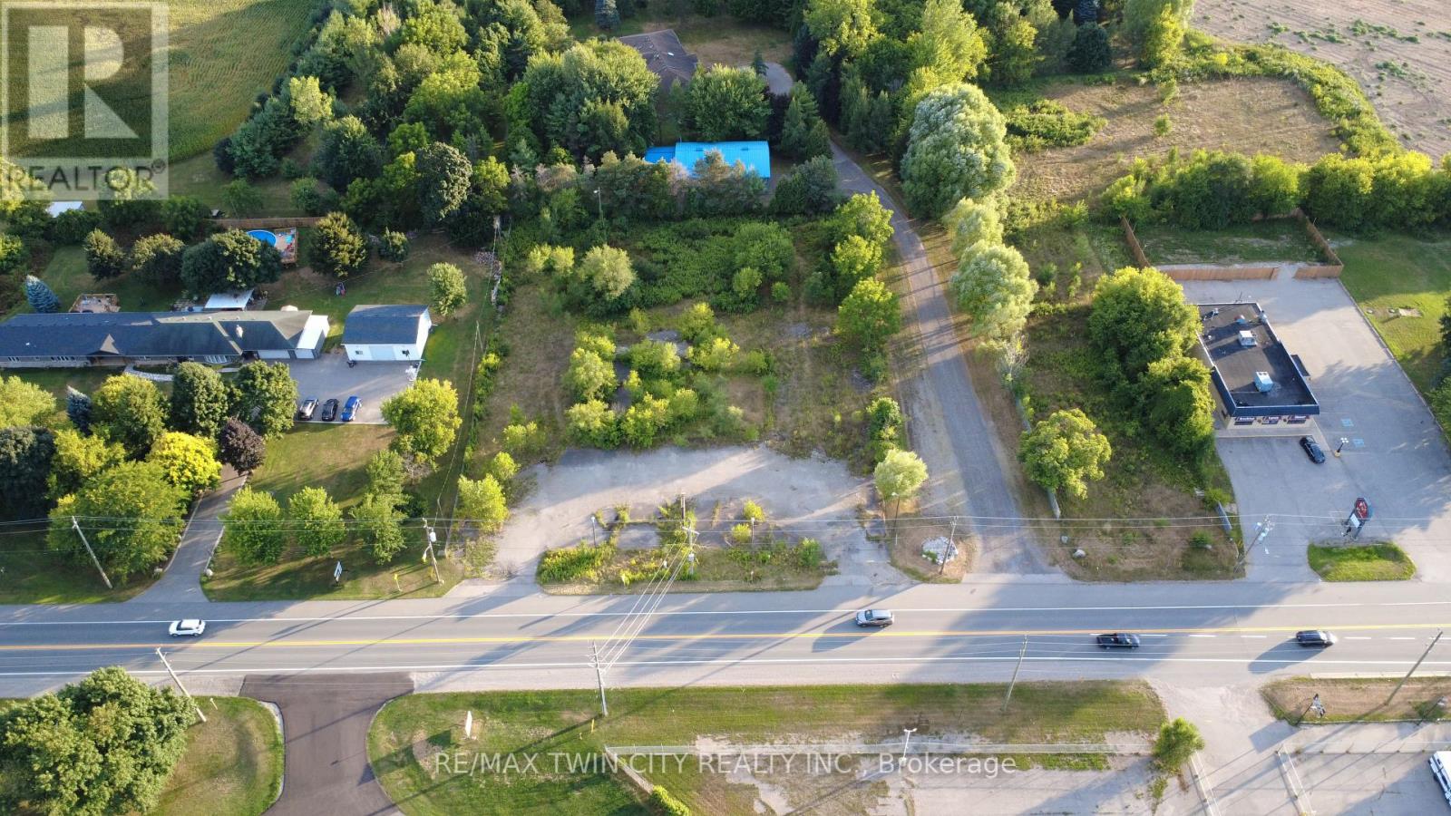 40 Paris Road, Brant, Ontario  N3L 3H8 - Photo 4 - X12355957