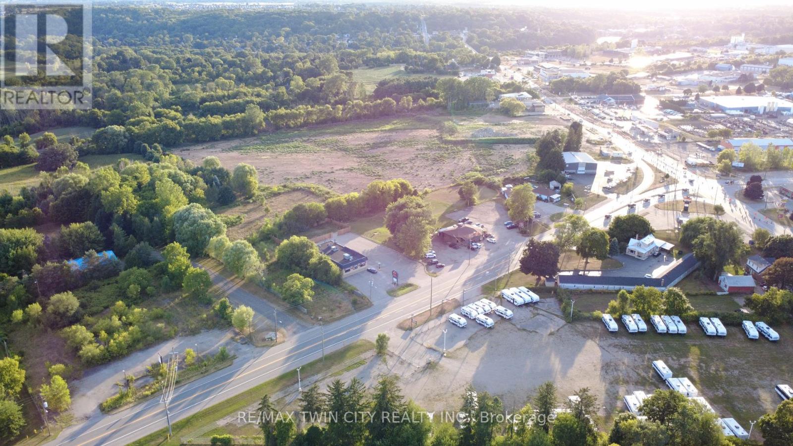 40 Paris Road, Brant, Ontario  N3L 3H8 - Photo 6 - X12355957