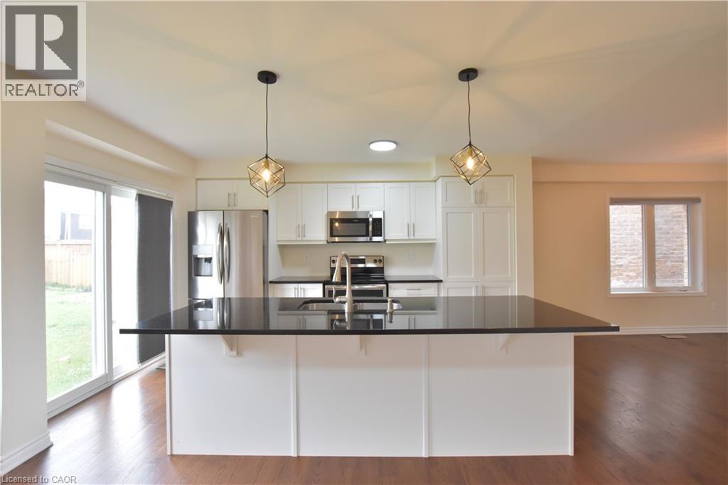 Property at 47 PICKETT Place image 5