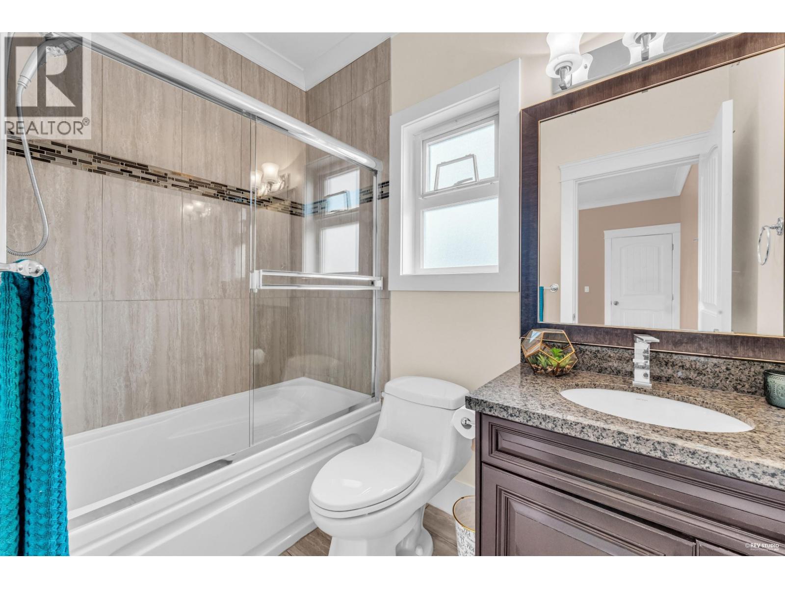 3768 Jambor Court, Burnaby, British Columbia  V5G 0A8 - Photo 31 - R3039051