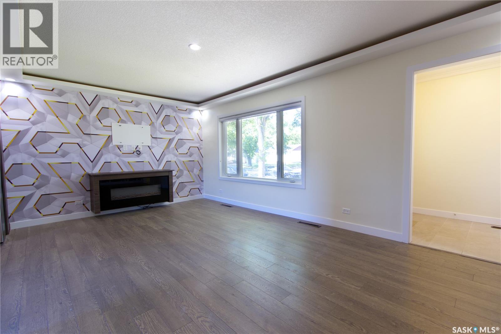 Property at 2475 Francis STREET image 3