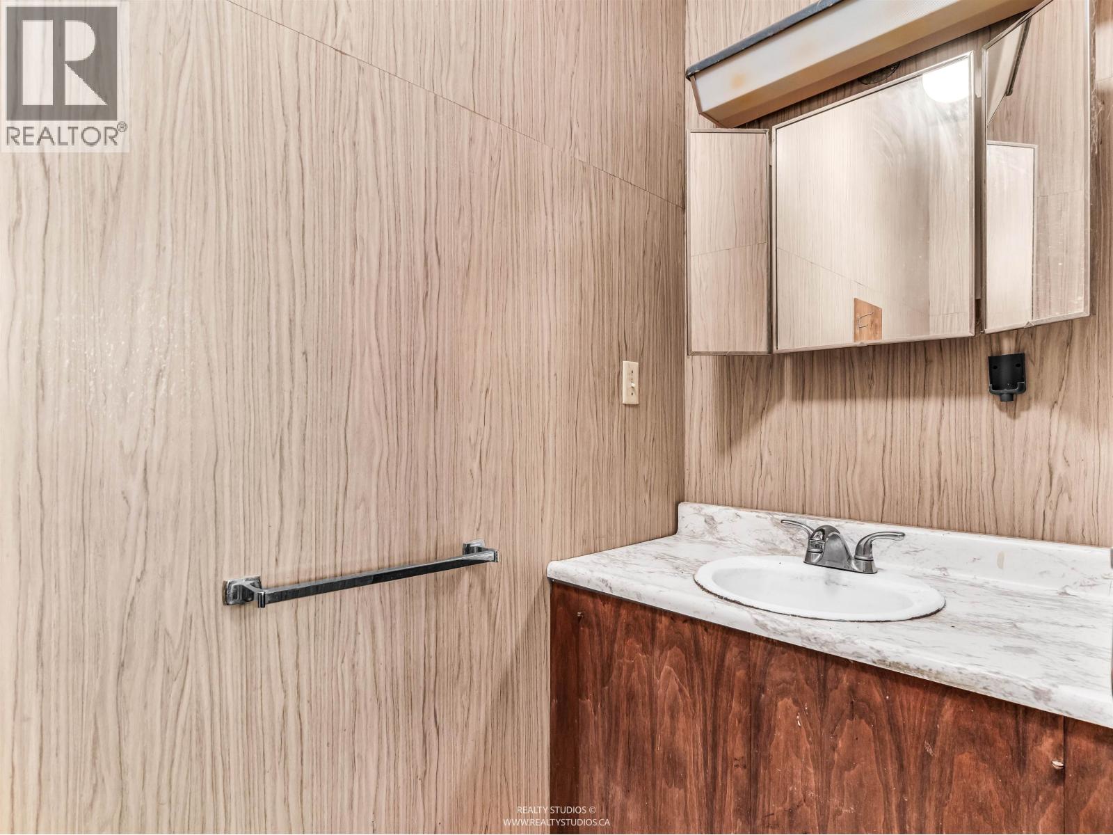 6537 Waltham Avenue, Burnaby, British Columbia  V5H 3V6 - Photo 10 - R3039178