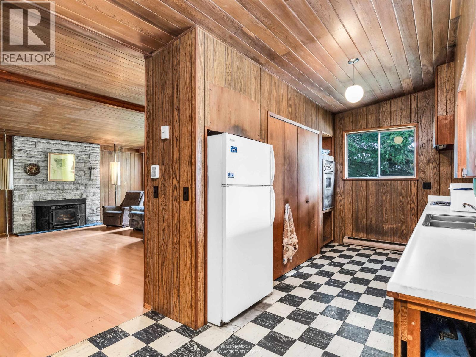 6537 Waltham Avenue, Burnaby, British Columbia  V5H 3V6 - Photo 7 - R3039178