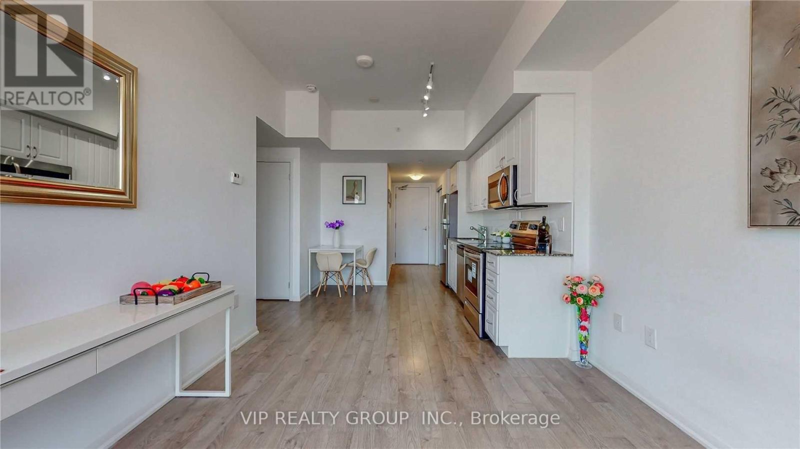 805 - 3091 Dufferin Street, Toronto (Yorkdale-Glen Park), Ontario  M6A 0C4 - Photo 3 - W12352655
