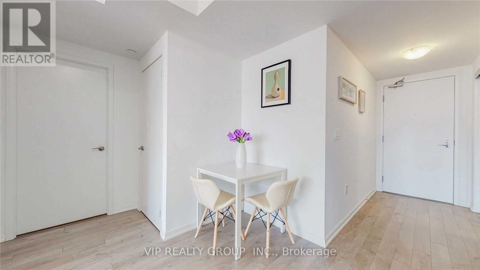 805 - 3091 Dufferin Street, Toronto (Yorkdale-Glen Park), Ontario  M6A 0C4 - Photo 4 - W12352655