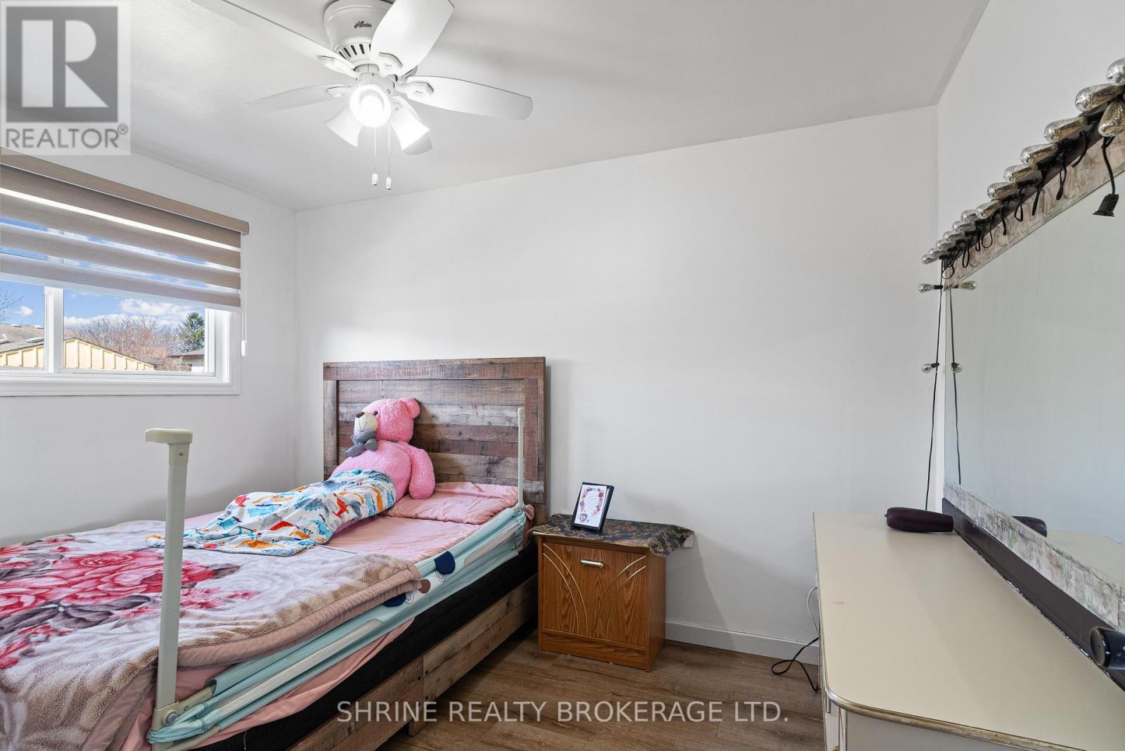 15 Garland Crescent, London East, Ontario  N5V 1N4 - Photo 19 - X12356017