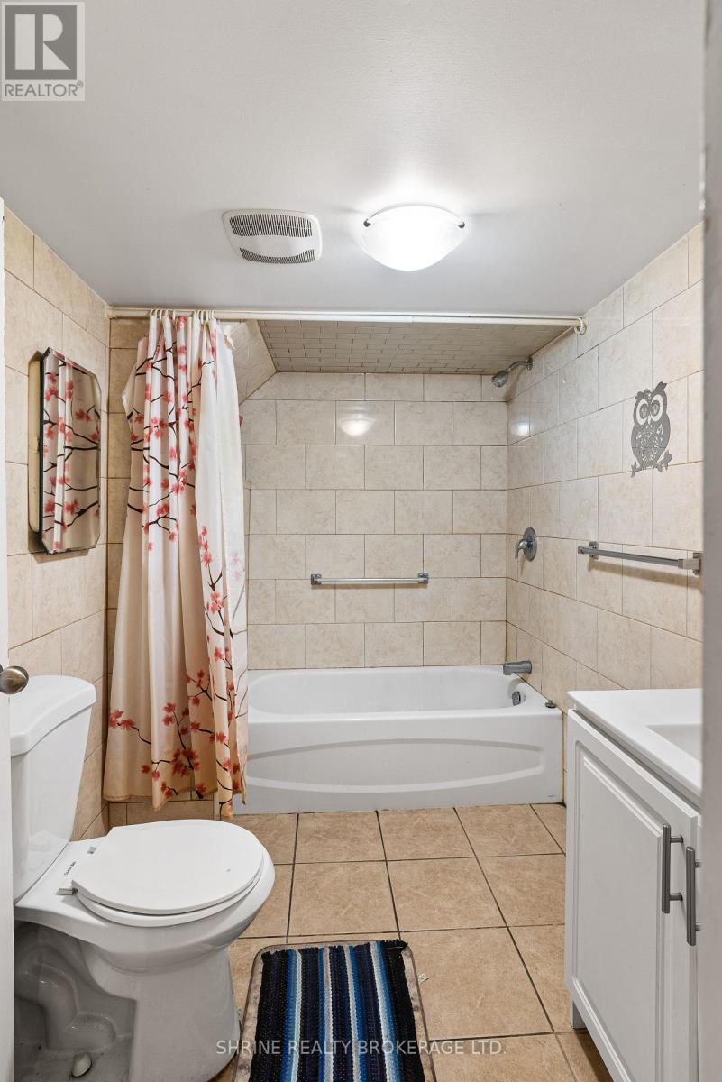 15 Garland Crescent, London East, Ontario  N5V 1N4 - Photo 37 - X12356017