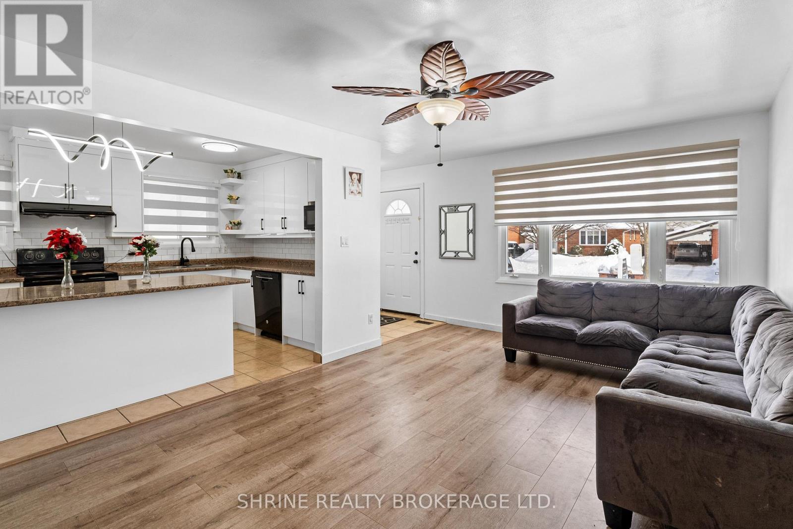 15 Garland Crescent, London East, Ontario  N5V 1N4 - Photo 4 - X12356017