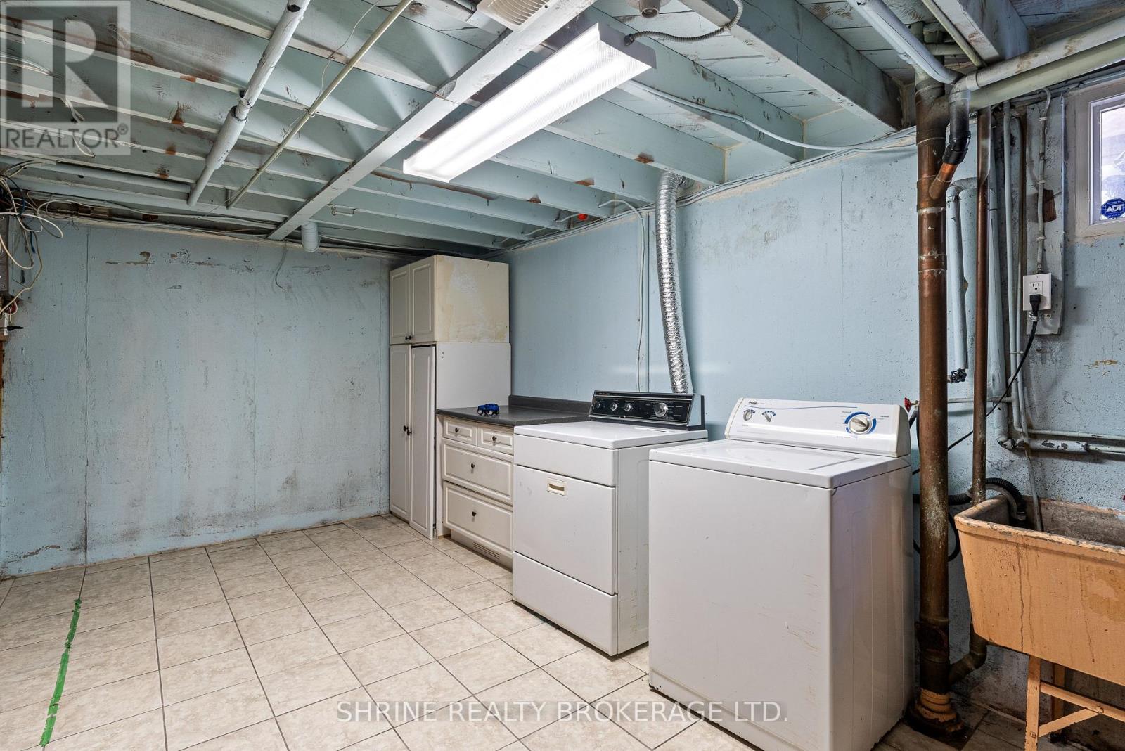 15 Garland Crescent, London East, Ontario  N5V 1N4 - Photo 41 - X12356017