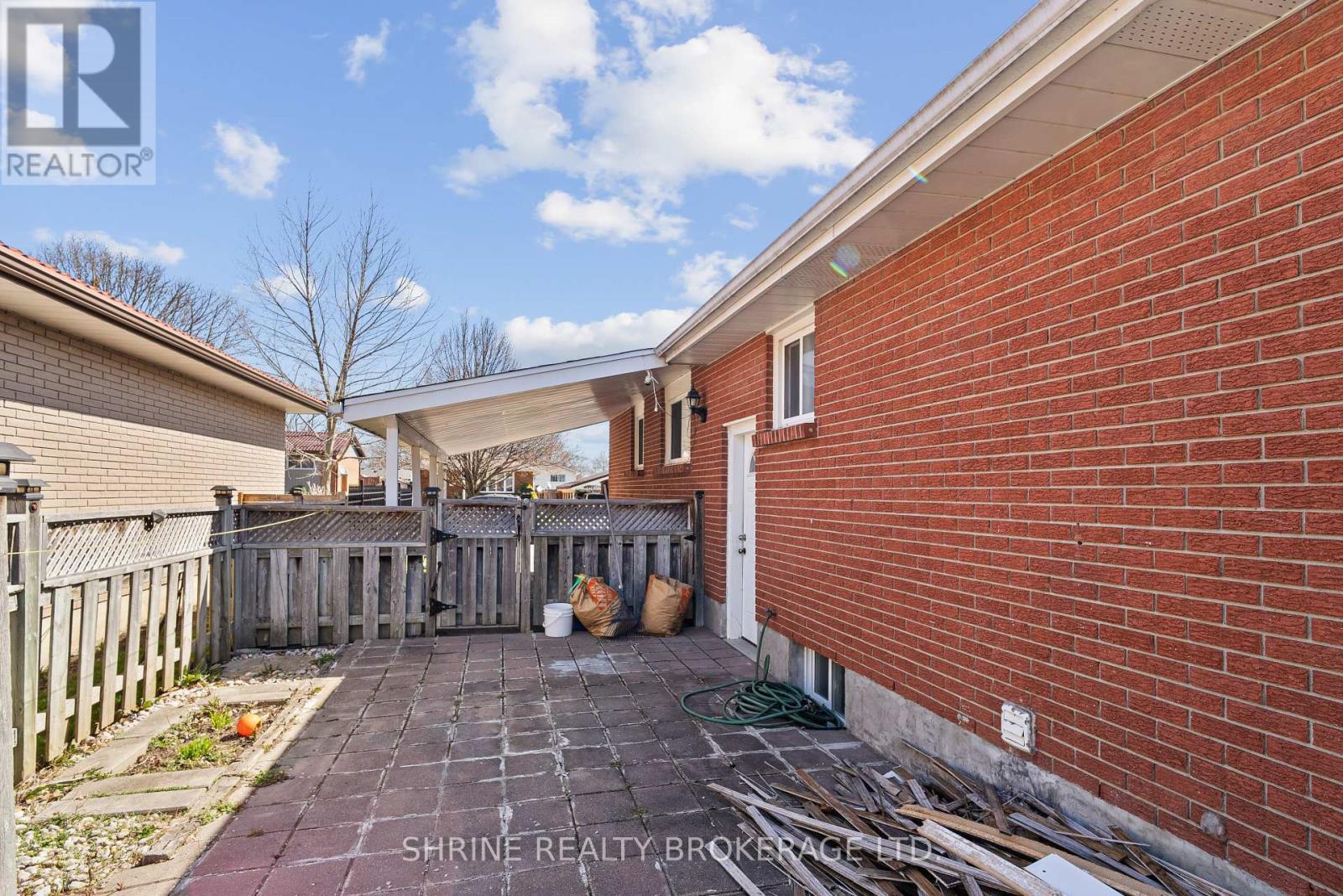15 Garland Crescent, London East, Ontario  N5V 1N4 - Photo 42 - X12356017