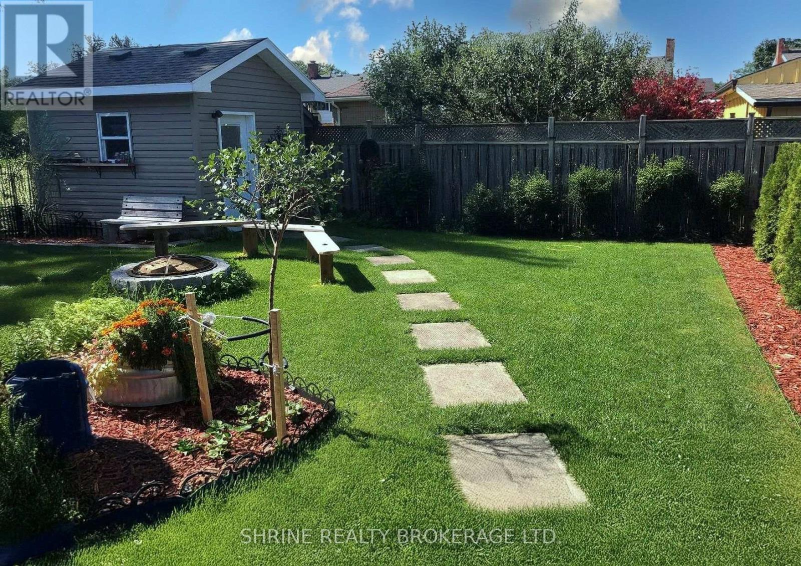 15 Garland Crescent, London East, Ontario  N5V 1N4 - Photo 43 - X12356017