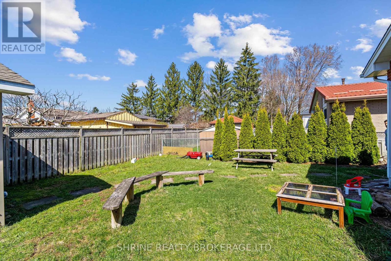 15 Garland Crescent, London East, Ontario  N5V 1N4 - Photo 44 - X12356017