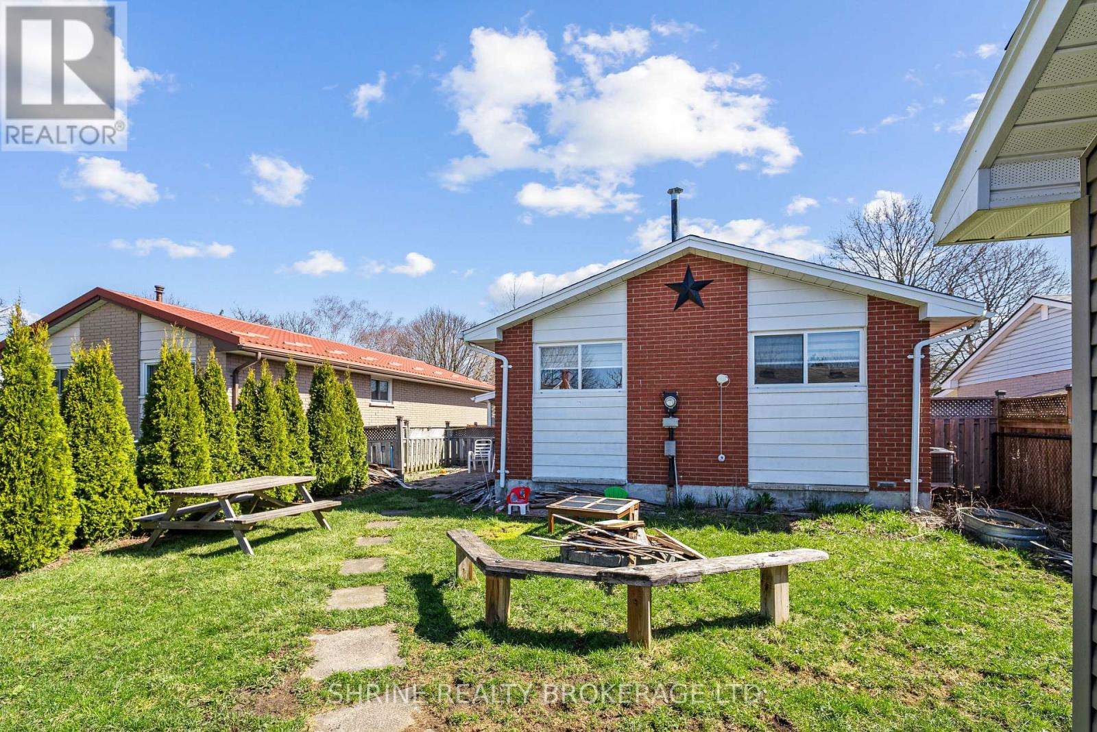15 Garland Crescent, London East, Ontario  N5V 1N4 - Photo 45 - X12356017