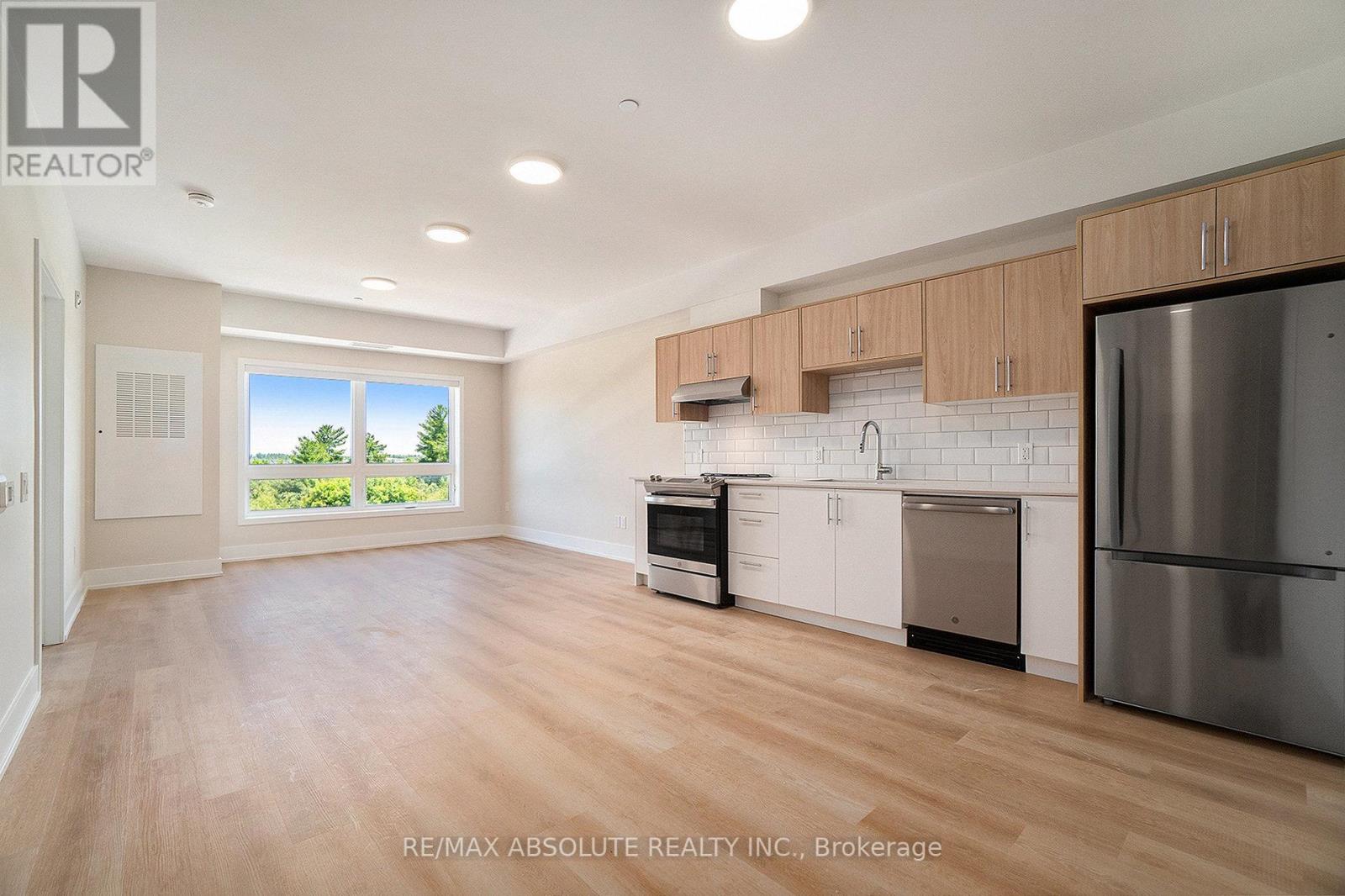 310 - 12 Thomas Street S, Arnprior, Ontario  K7S 2J1 - Photo 6 - X12356004