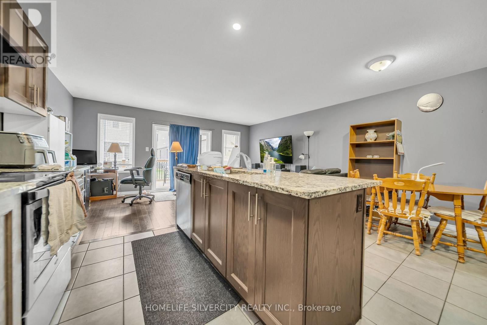 63 - 135 Hardcastle Drive, Cambridge, Ontario N1S 0B6 - Photo 13 - X12355973