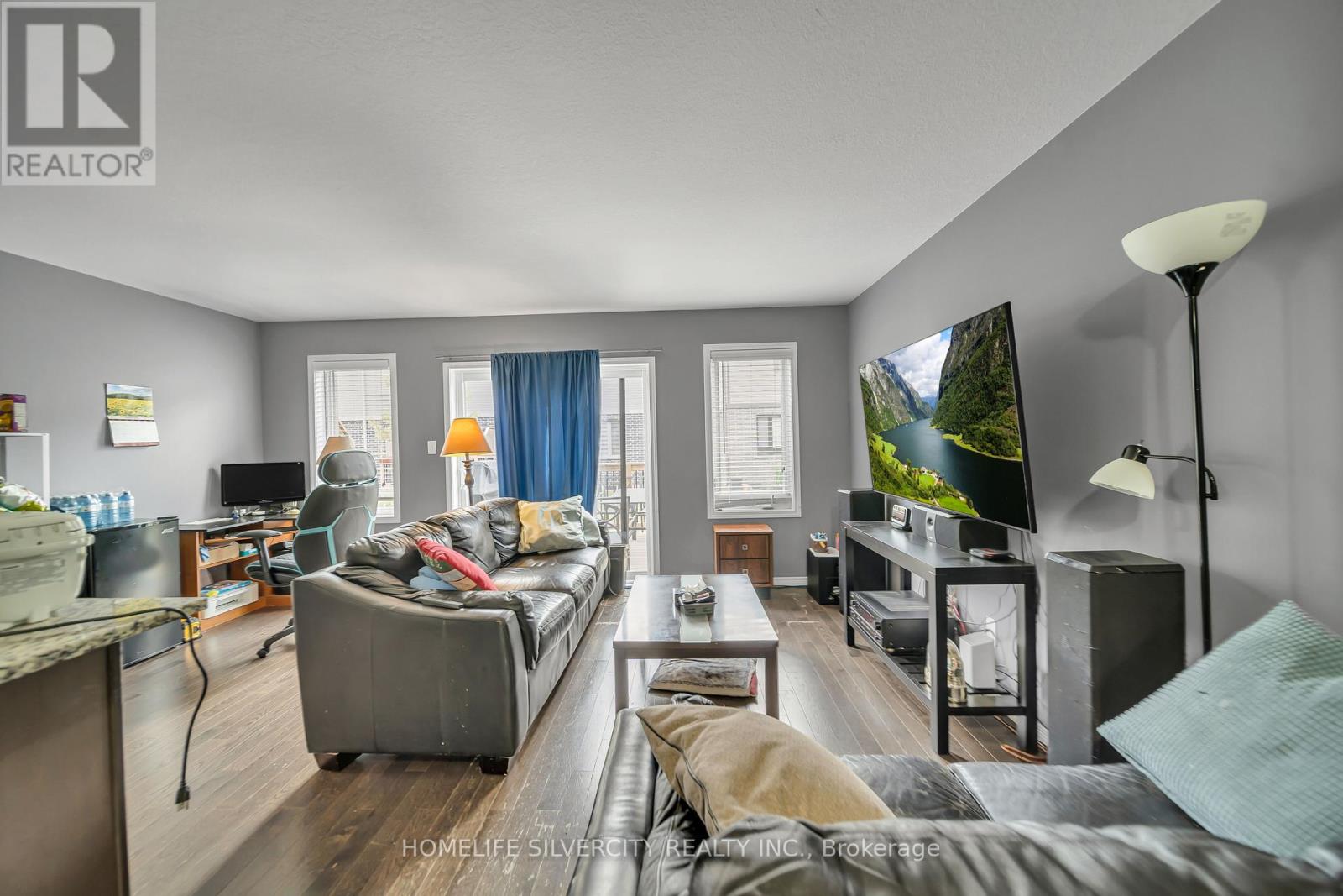 63 - 135 Hardcastle Drive, Cambridge, Ontario N1S 0B6 - Photo 6 - X12355973