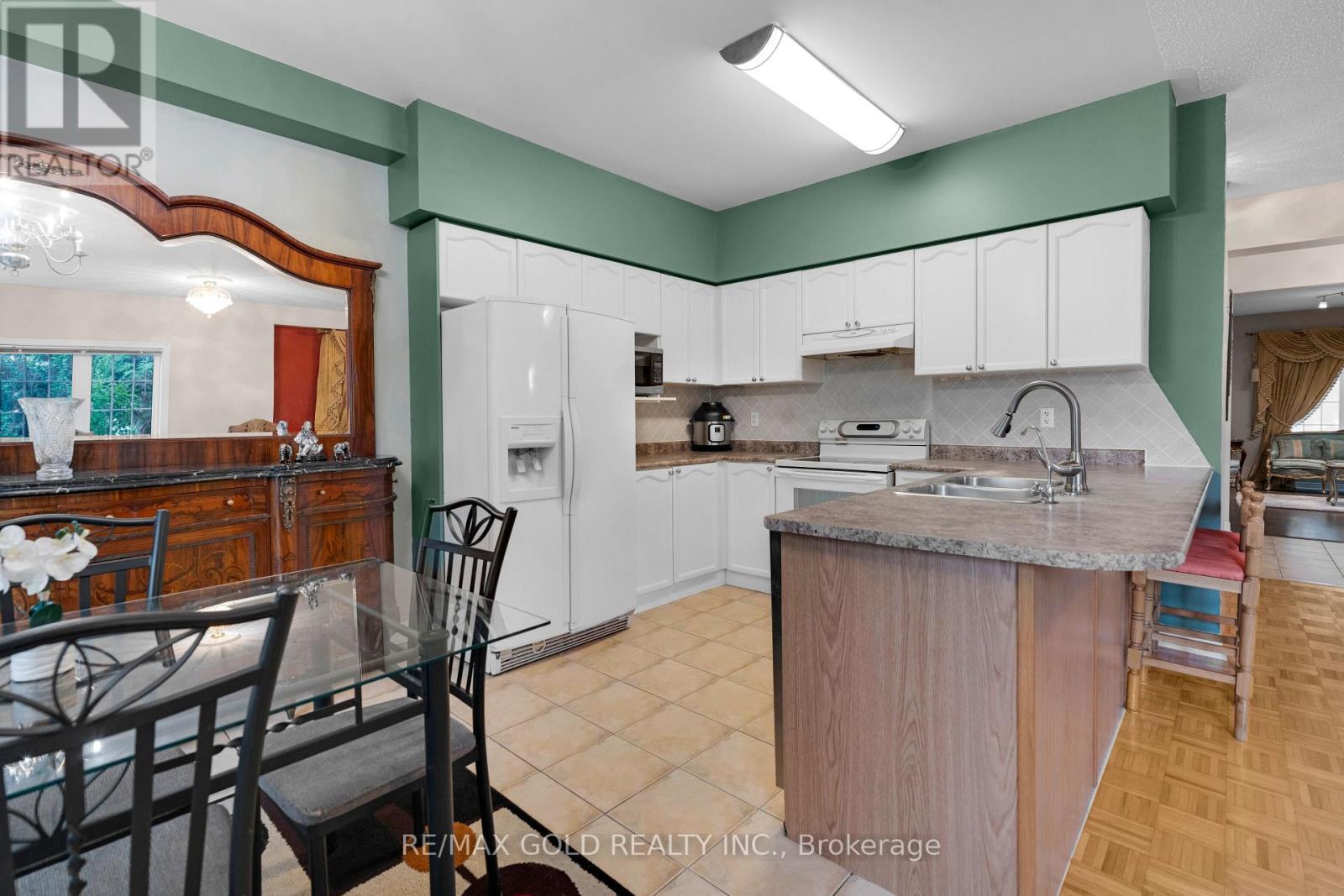5625 Passion Flower Boulevard, Mississauga, Ontario  L5M 7N2 - Photo 12 - W12354785